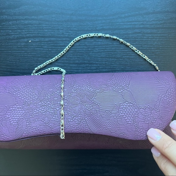 Purple Faux Leather/Lace Clutch - Picture 4 of 7